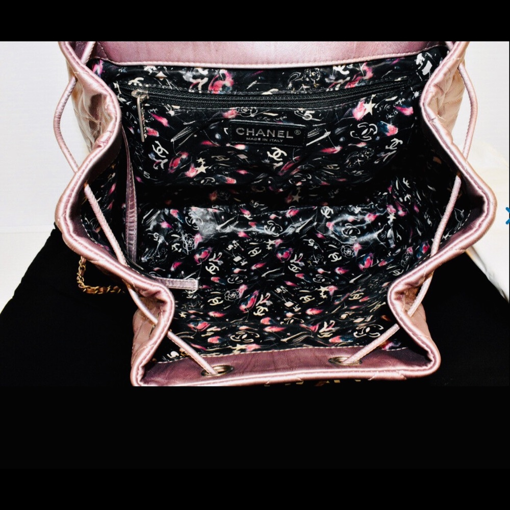 CHANEL BACKPACK - Picture 6 of 9